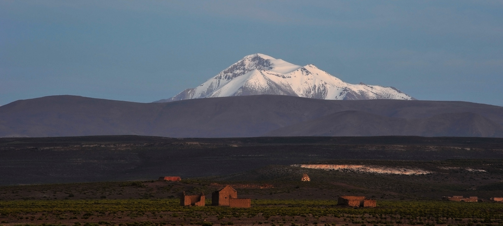 Die bolivianischen Anden am frühen Morgen [250 mm, 13.0 Sek. bei f / 22, ISO 200]