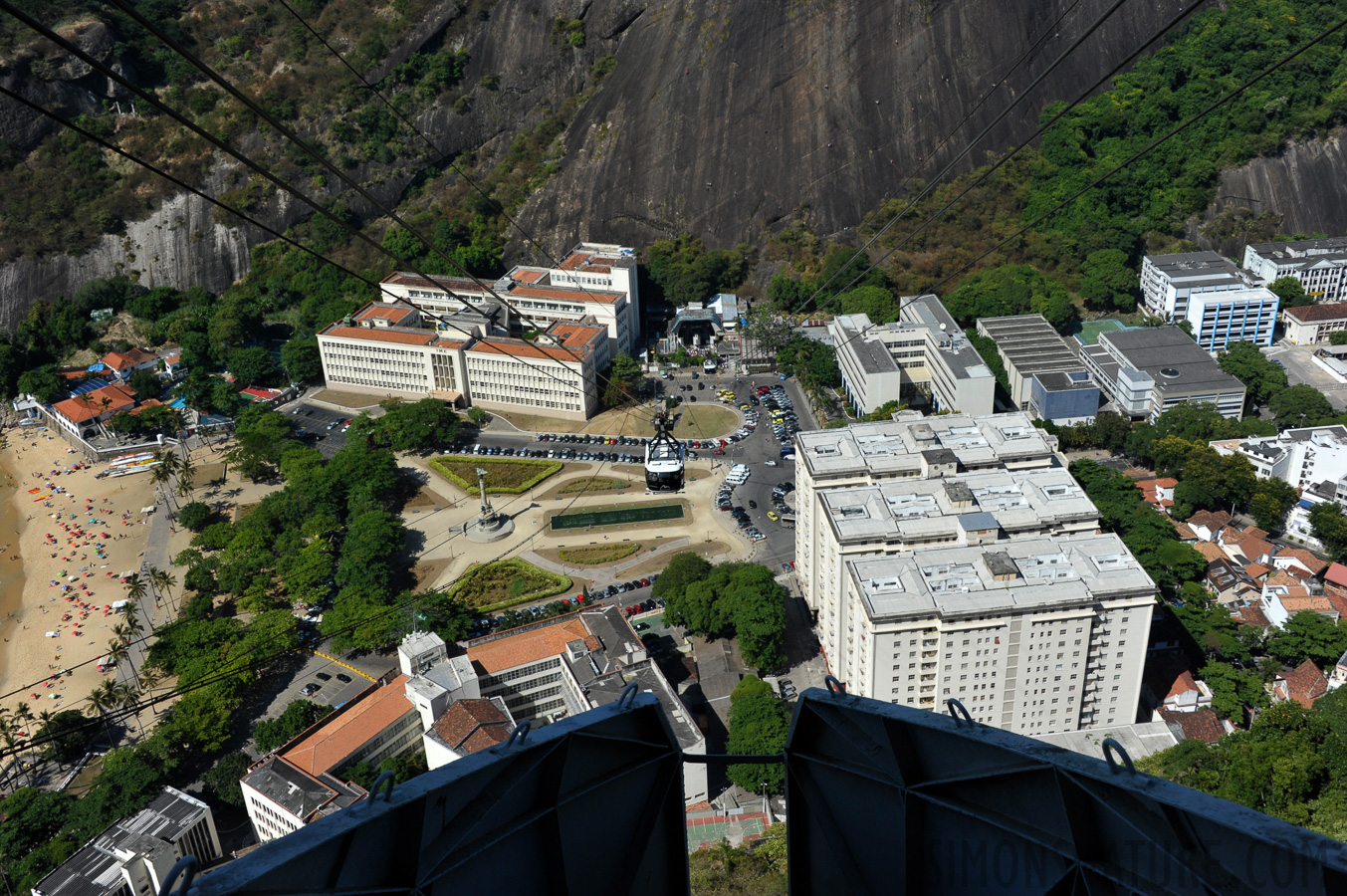 Rio de Janeiro [35 mm, 1/1600 sec at f / 9.0, ISO 800]