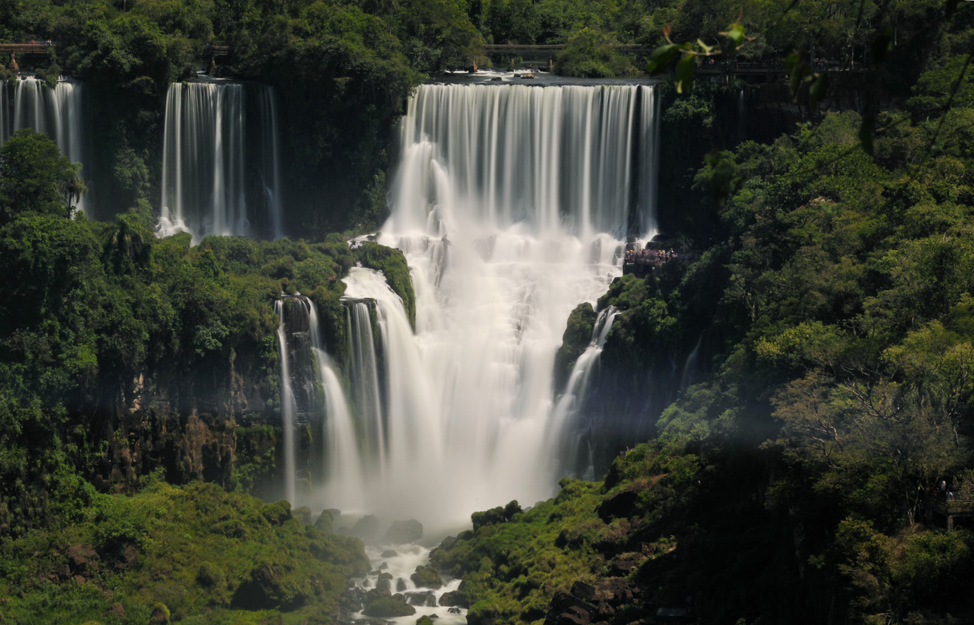 Cataratas del Iguazu [160 mm, 5.0 sec at f / 22, ISO 400]