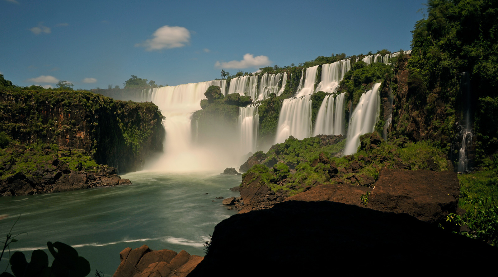 Cataratas del Iguazu [28 mm, 13.0 Sek. bei f / 22, ISO 200]