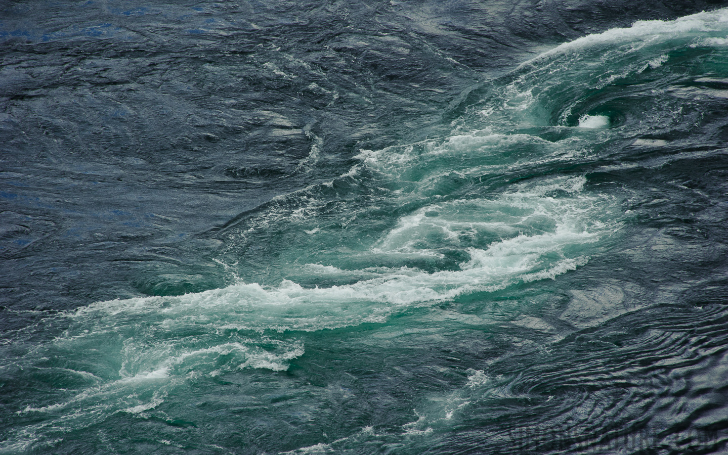 Strongest tidal currents in the world [300 mm, 1/800 sec at f / 8.0, ISO 400]