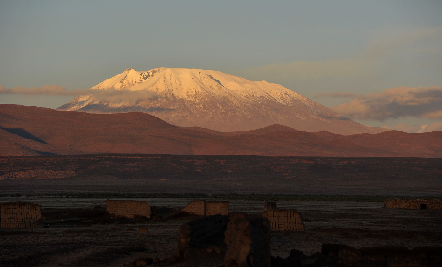 The Andes in the soft morning light [190 mm, 1/500 sec at f / 7.1, ISO 500]