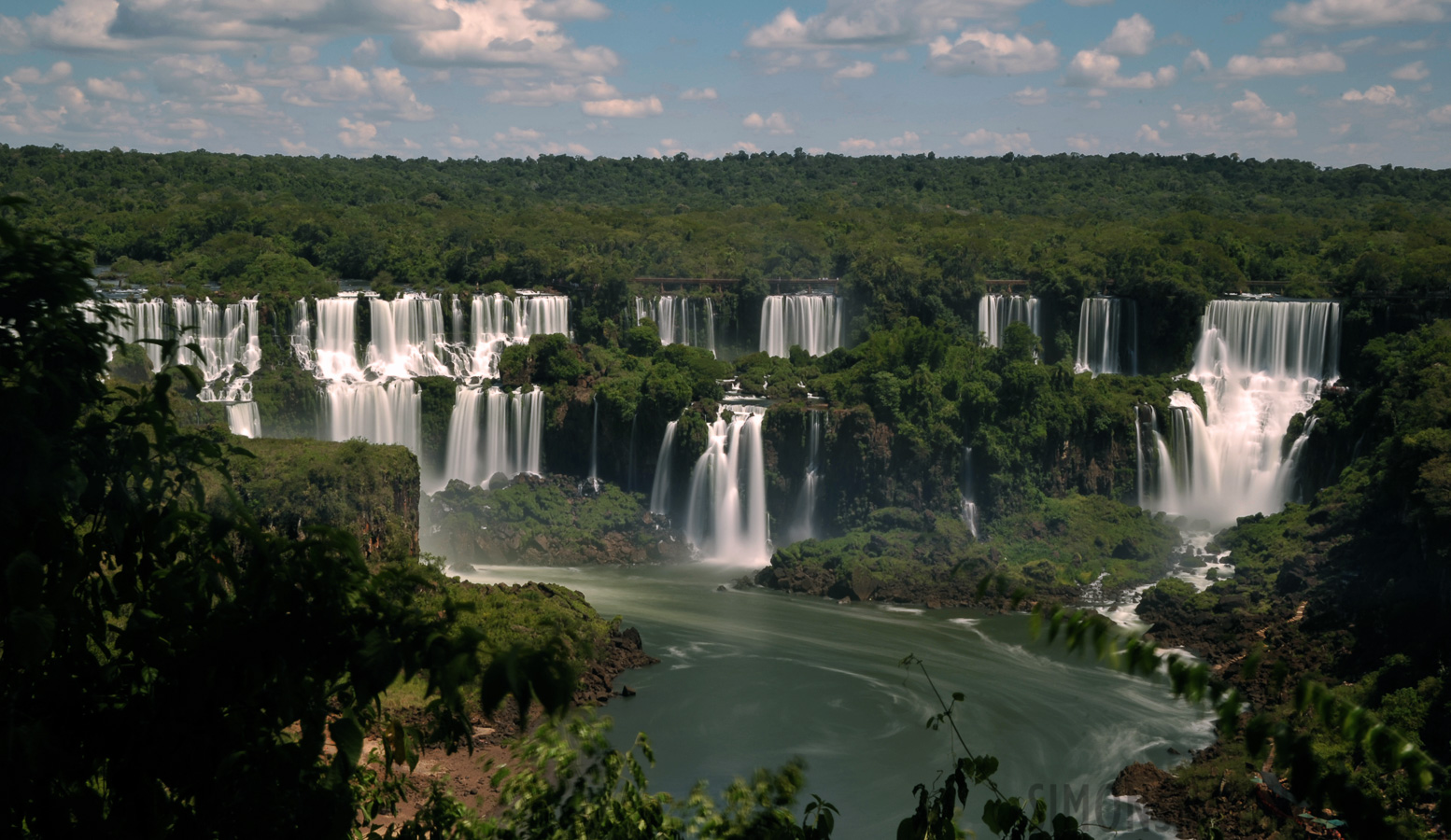 Cataratas del Iguazu [48 mm, 30.0 sec at f / 25, ISO 100]