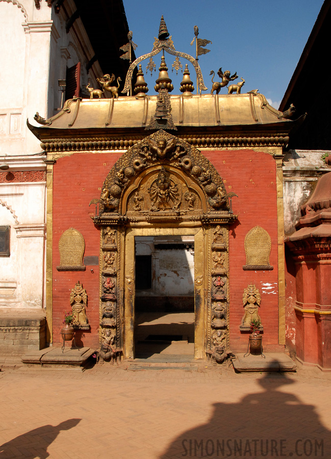 Bhaktapur [18 mm, 1/500 sec at f / 11, ISO 400]