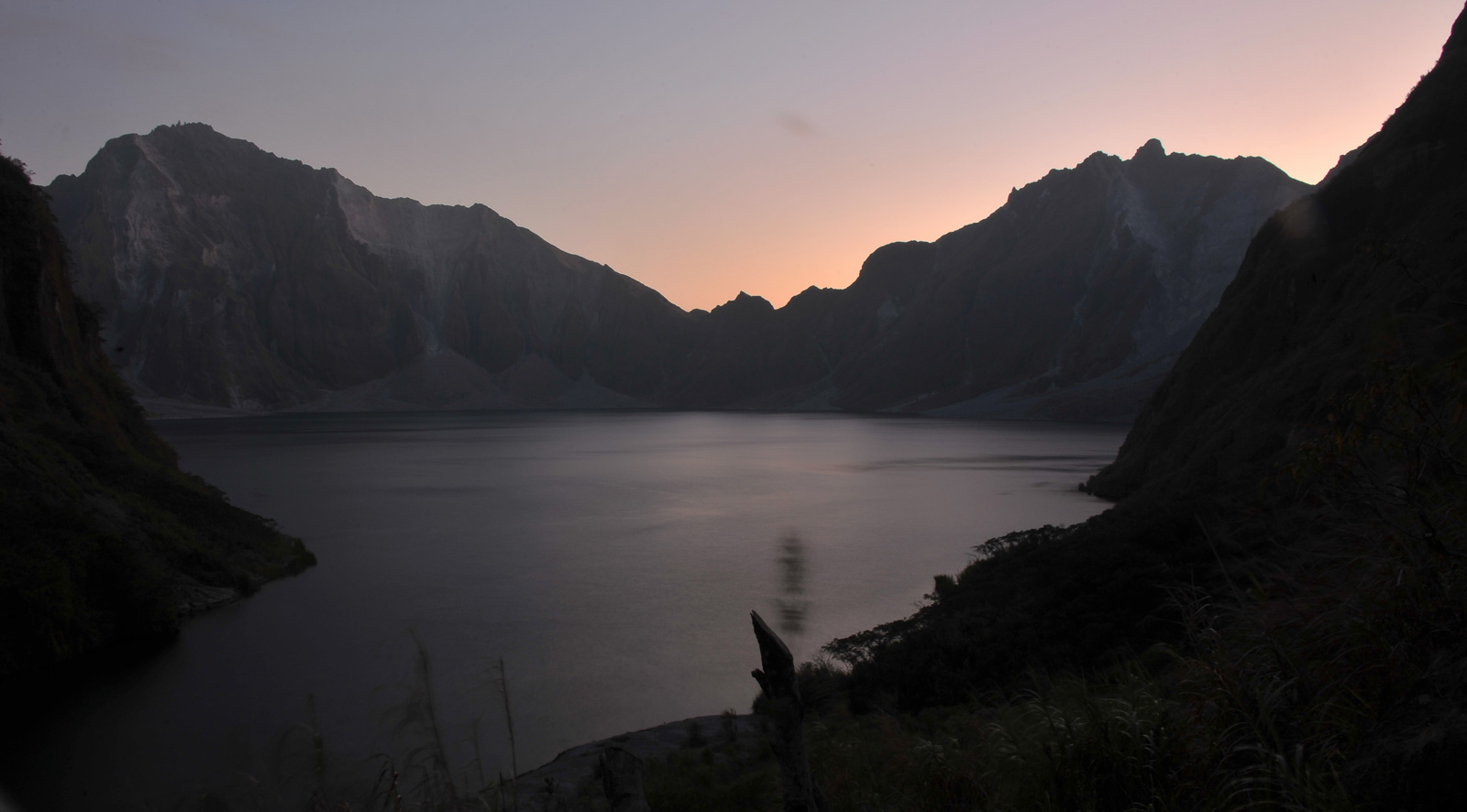 Mount Pinatubo [28 mm, 13.0 sec at f / 22, ISO 100]