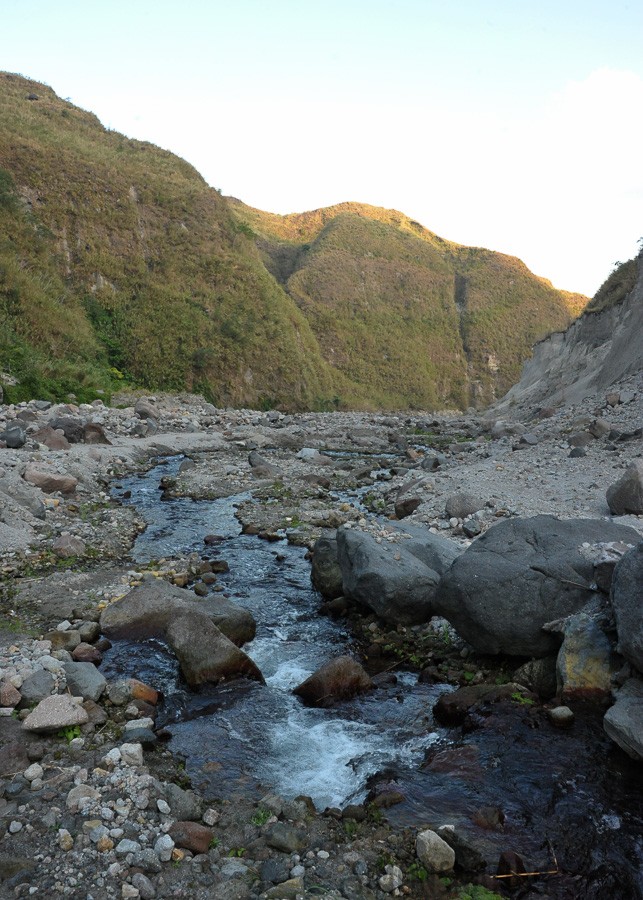 Mount Pinatubo [28 mm, 1/200 sec at f / 13, ISO 2500]