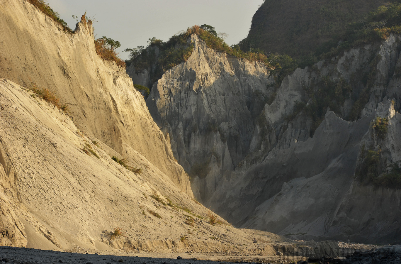 Mount Pinatubo [200 mm, 1/160 sec at f / 14, ISO 400]