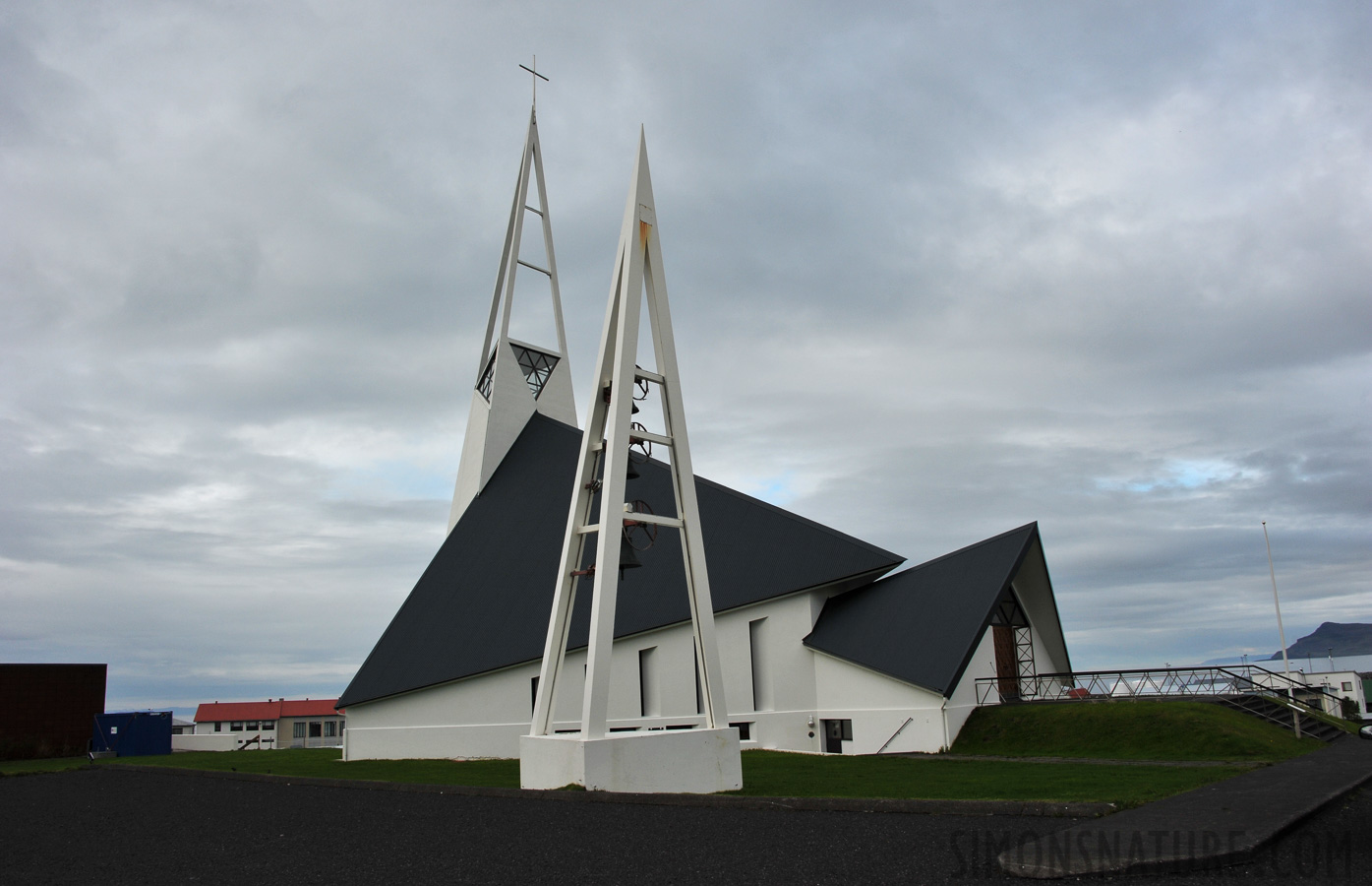Modern Church [28 mm, 1/640 sec at f / 11, ISO 400]